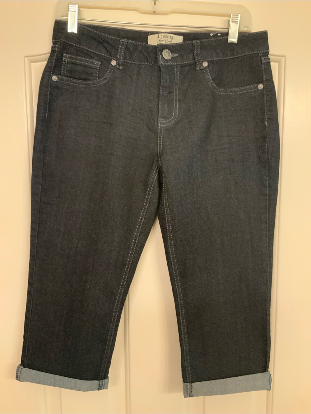 Women’s d. jeans New York Dark Wash Cuffed Capri Jeans